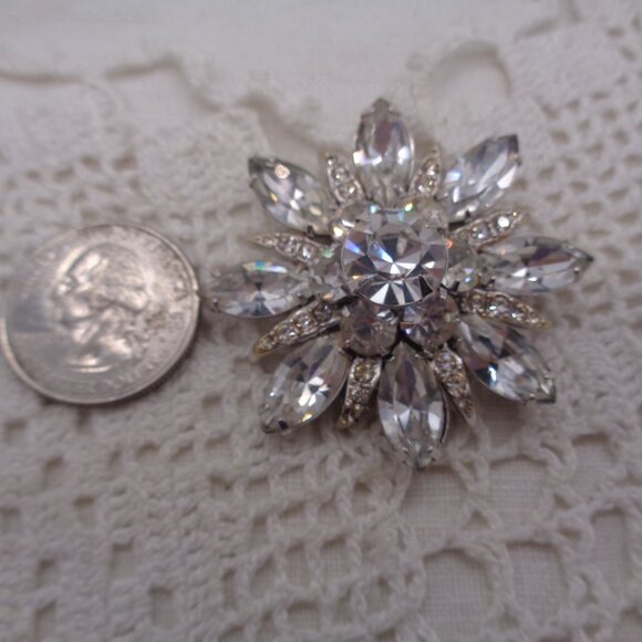 Vintage EISENBERG ICE Clear RHINESTONE Layered BROOCH 1 3/4" - Picture 3 of 5